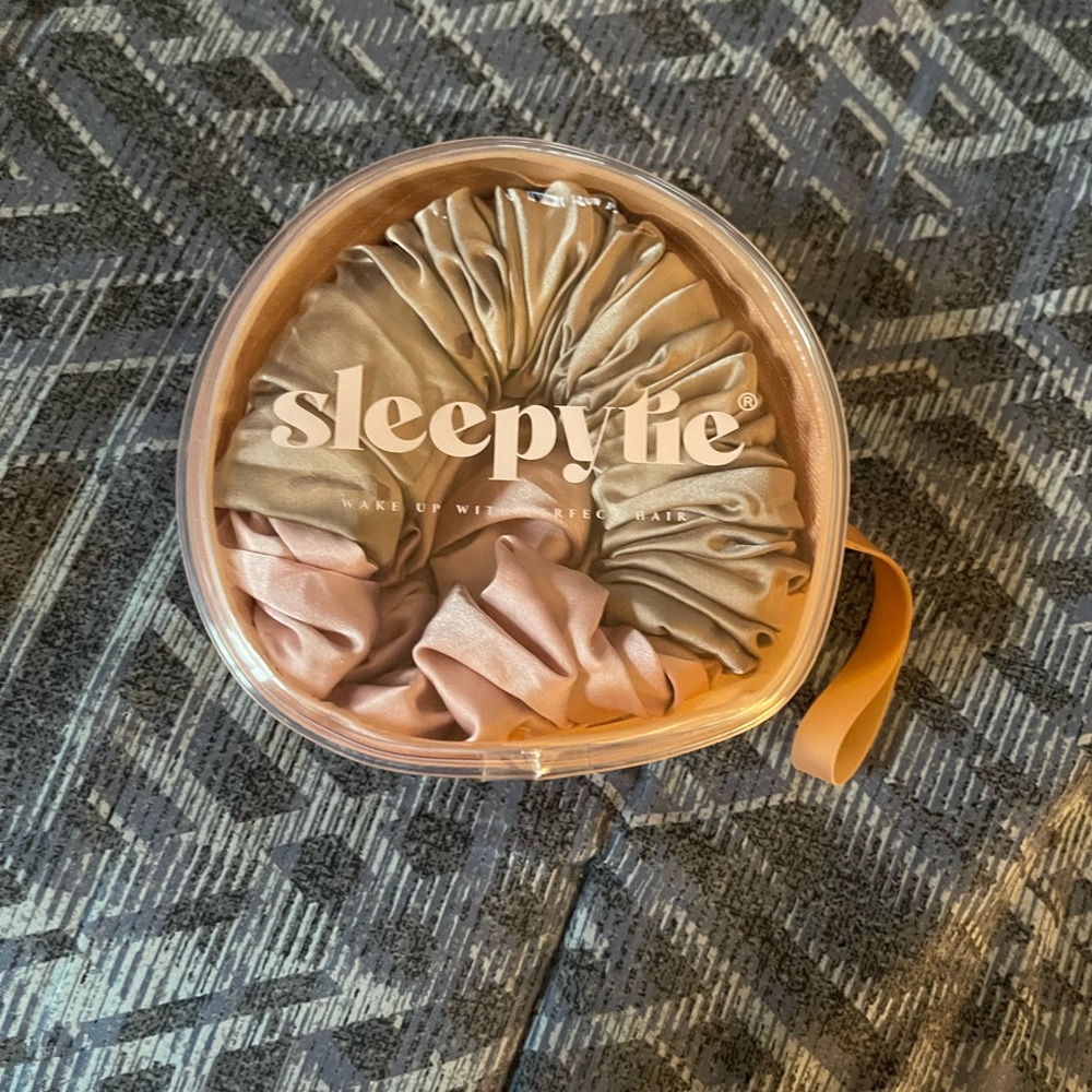 SleepyTie
